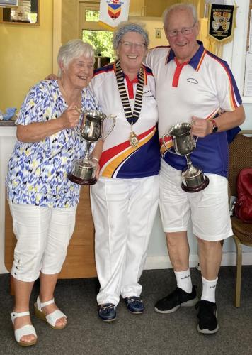 The worthy winners - Jenny and Rod Hughes