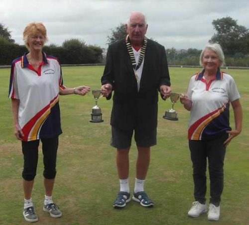 Ladies Pairs Winners - Helen Budd and Heather Erasmus