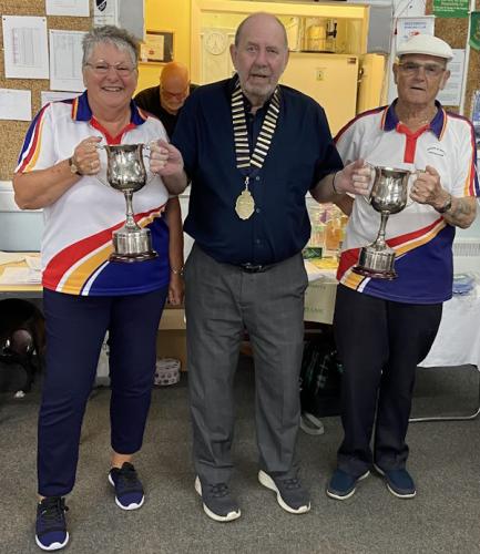 Our worthy winners - Karon  Morris and Dick Moon